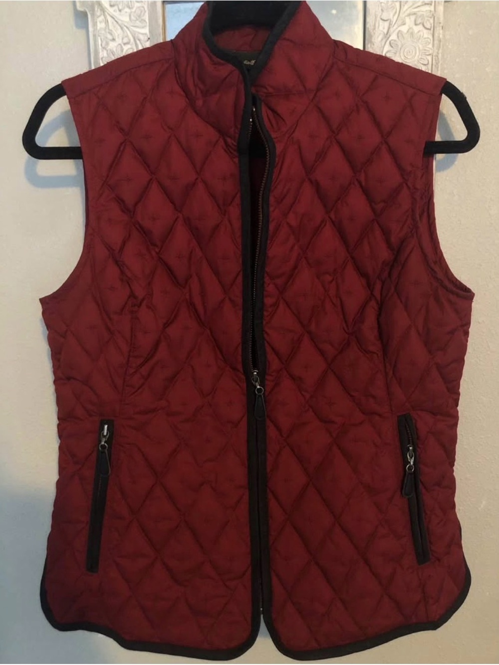 Eddie Bauer Star Quilted Vest in Deep Red